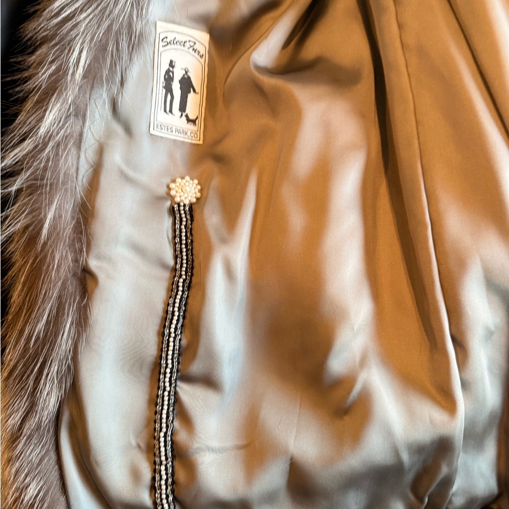 Pristine Custom Vintage Silver Fox Fur Coat - Picture 5 of 15
